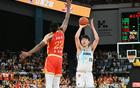 青島大勝廣廈，期待黑八！三外援82分，廣廈罰球多仍敗北。